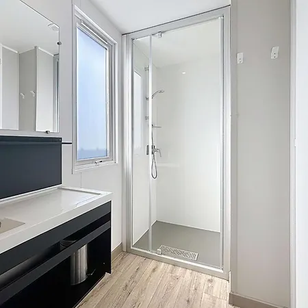 Mobil-home Confort 4 Pers, A 200m, Piscine Chauffee, Terrasse Sud, Parking, Wifi Inclus - Fr-1-361a-81 펜션