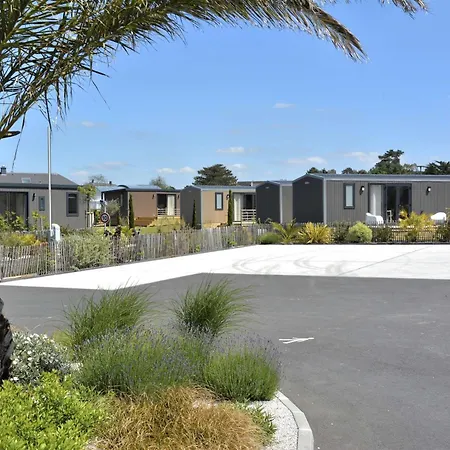 Mobil-home Confort 4 Pers, à 200m, Piscine Chauffée, Terrasse Sud, Parking, Wifi Inclus - Fr-1-361a-81 * Jullouville