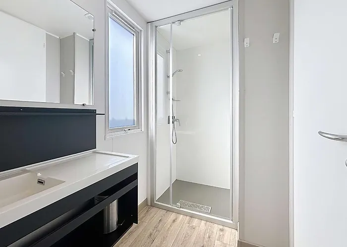 Mobil-home Confort 4 Pers, A 200m, Piscine Chauffee, Terrasse Sud, Parking, Wifi Inclus - Fr-1-361a-81 펜션