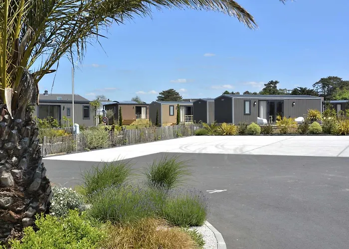 Mobil-home Confort 4 Pers, A 200m, Piscine Chauffee, Terrasse Sud, Parking, Wifi Inclus - Fr-1-361a-81 * 쥘-루빌-레팡